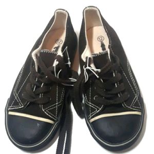 NWT.. Circo Brown Canvas Shoes